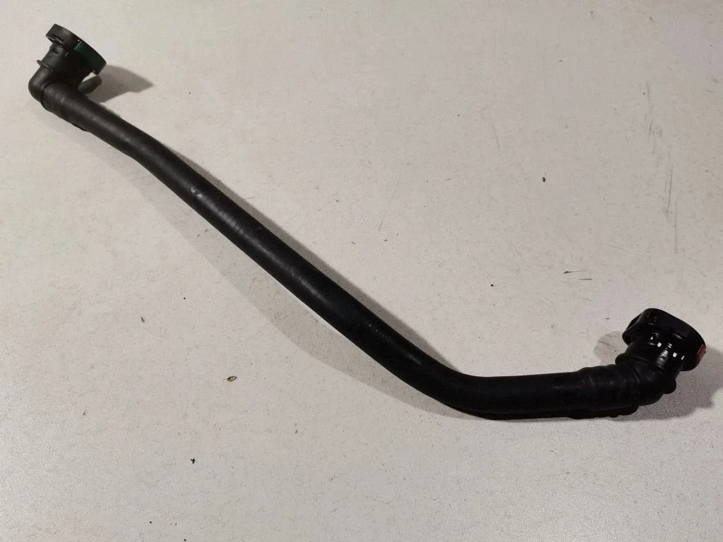 Engine coolant pipe/hose BG113