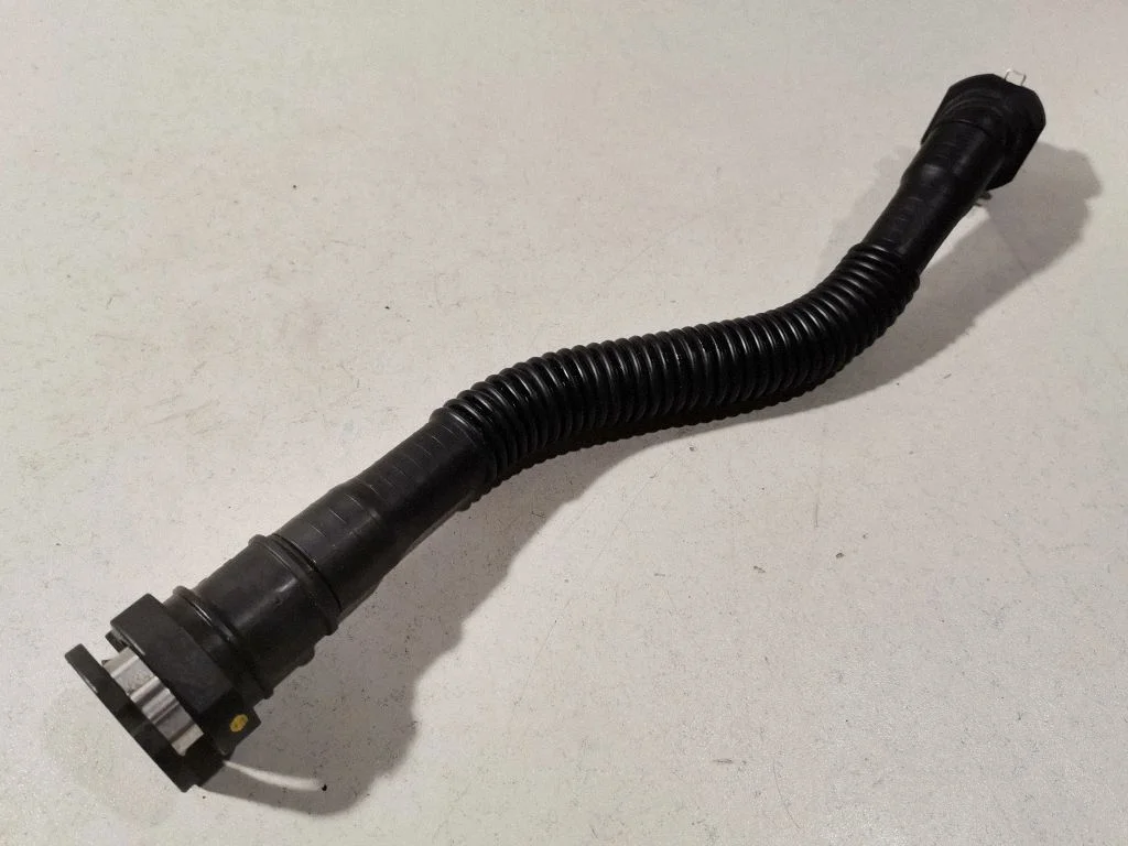 Engine coolant pipe/hose BG113