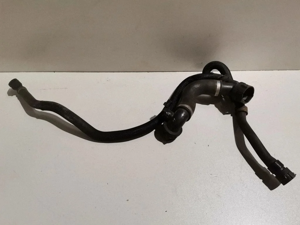 Engine coolant pipe/hose GJ328286