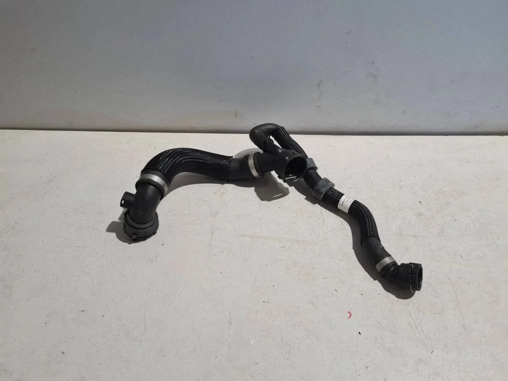 Mootori jahutusvedeliku toru / voolik K8D28286EC