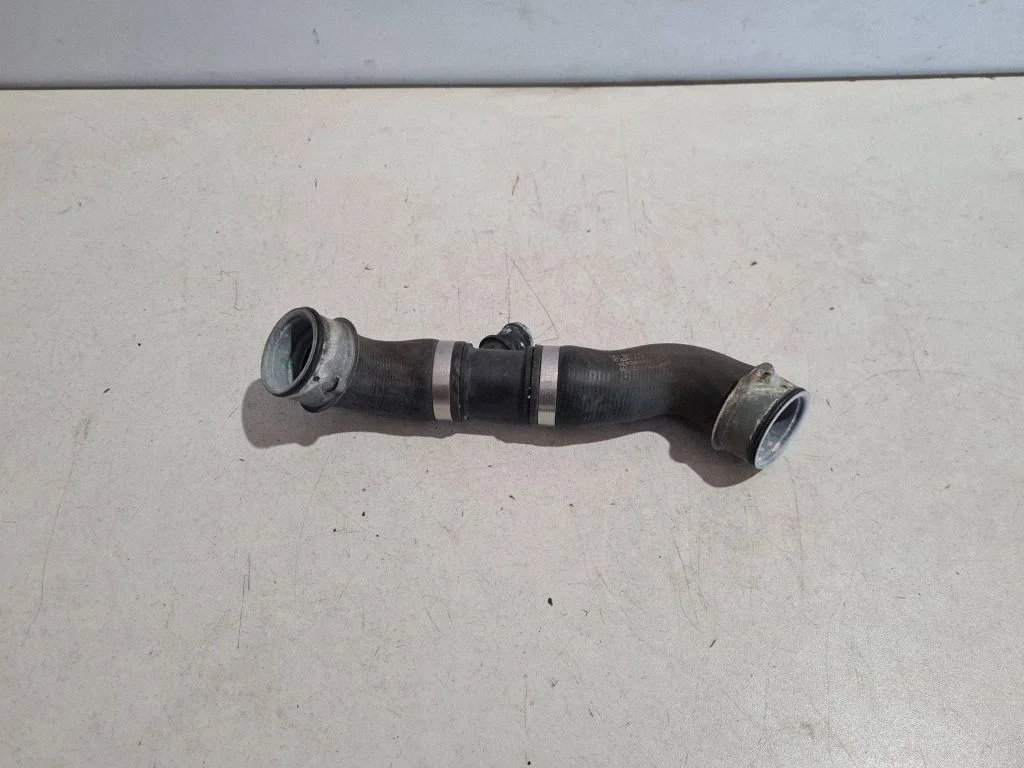 Przewody układu chłodzenia silnika 99110683301
