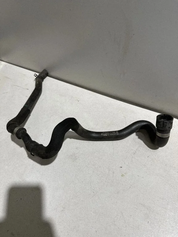 Mootori jahutusvedeliku toru / voolik A2538306501