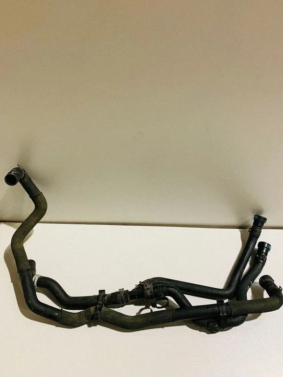 Engine coolant pipe/hose 8W838534AH