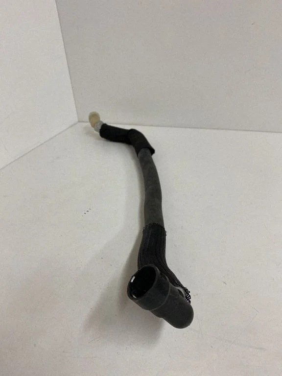 Engine coolant pipe/hose GR3318K580