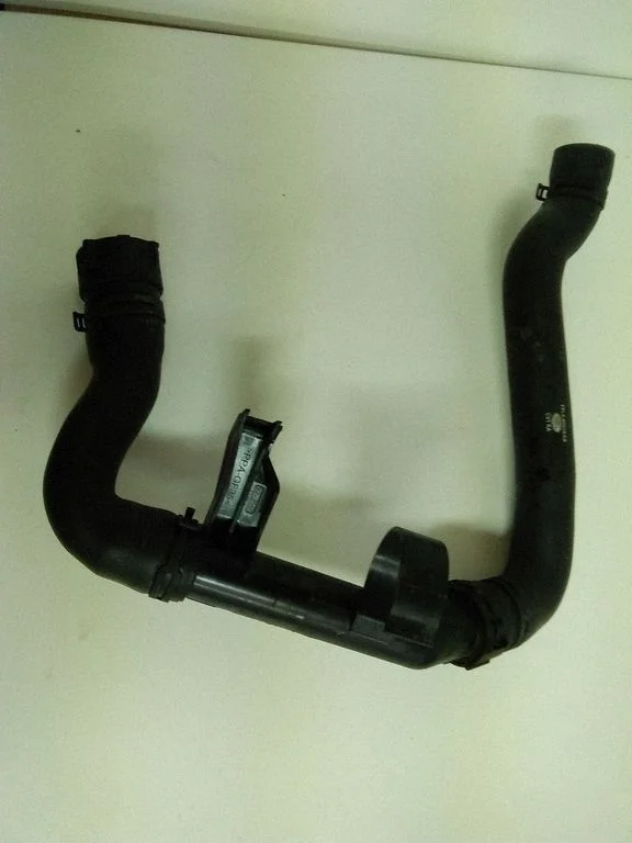 Engine coolant pipe/hose – Land Rover Range Rover L405 (2013-2021)