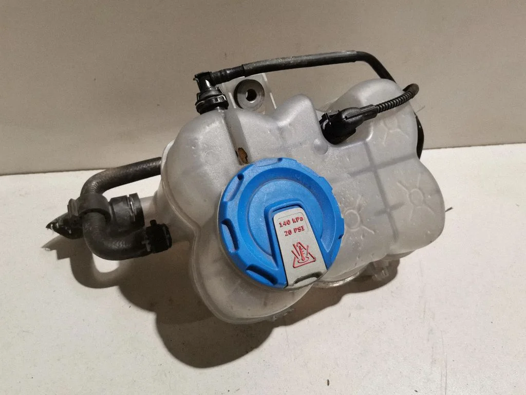 Coolant expansion tank/reservoir 95B121407