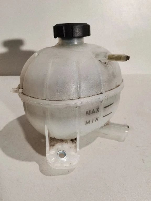 Coolant expansion tank/reservoir 25430D3700