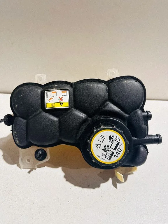 Coolant expansion tank/reservoir – Jaguar F-Pace (2016-)