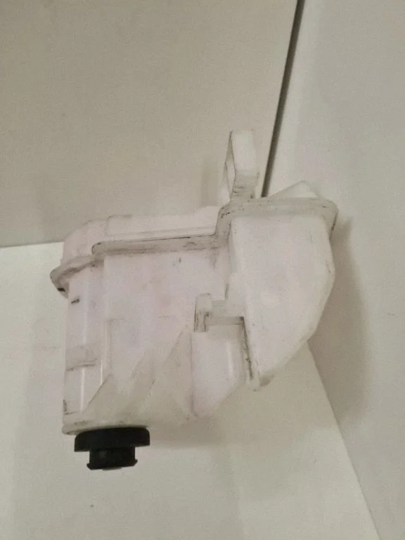 Coolant expansion tank/reservoir