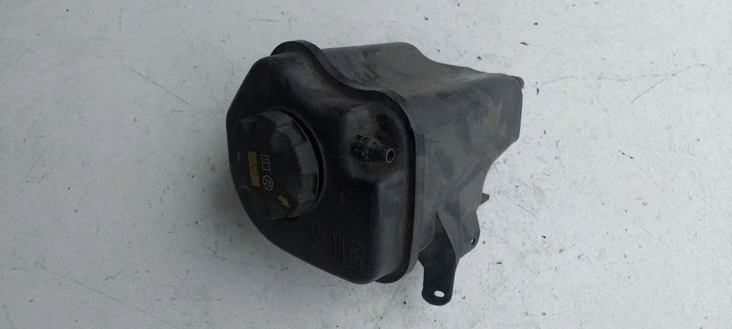 Coolant expansion tank/reservoir 7647290