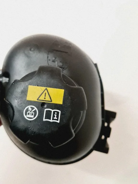 Coolant expansion tank/reservoir 8610661