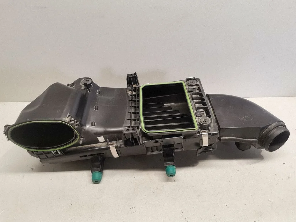 Air filter box A6540902501