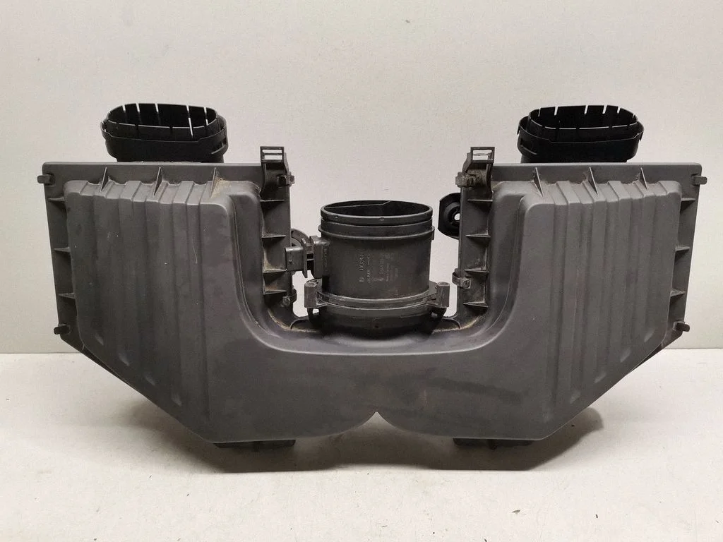 Air filter box 7548896