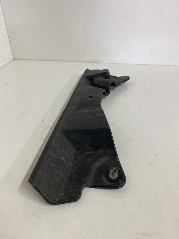Fuel tank bottom protection FR3C9N226