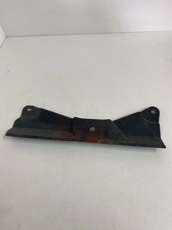 Fuel tank bottom protection FR3C9N226