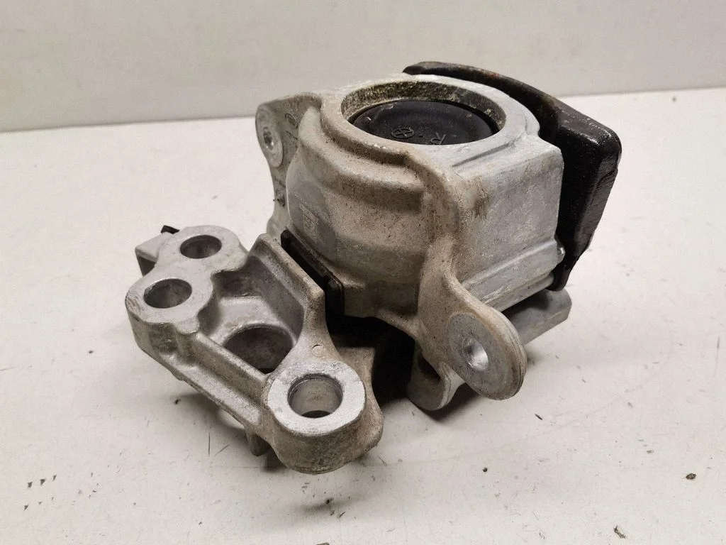 Engine mount bracket – Land Rover Evoque II (2019-)
