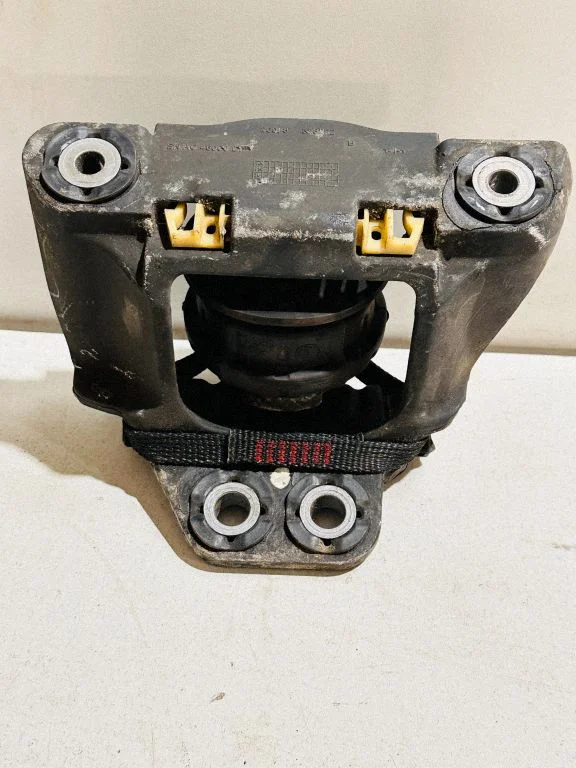 Dzinēja spilvens 326F22
