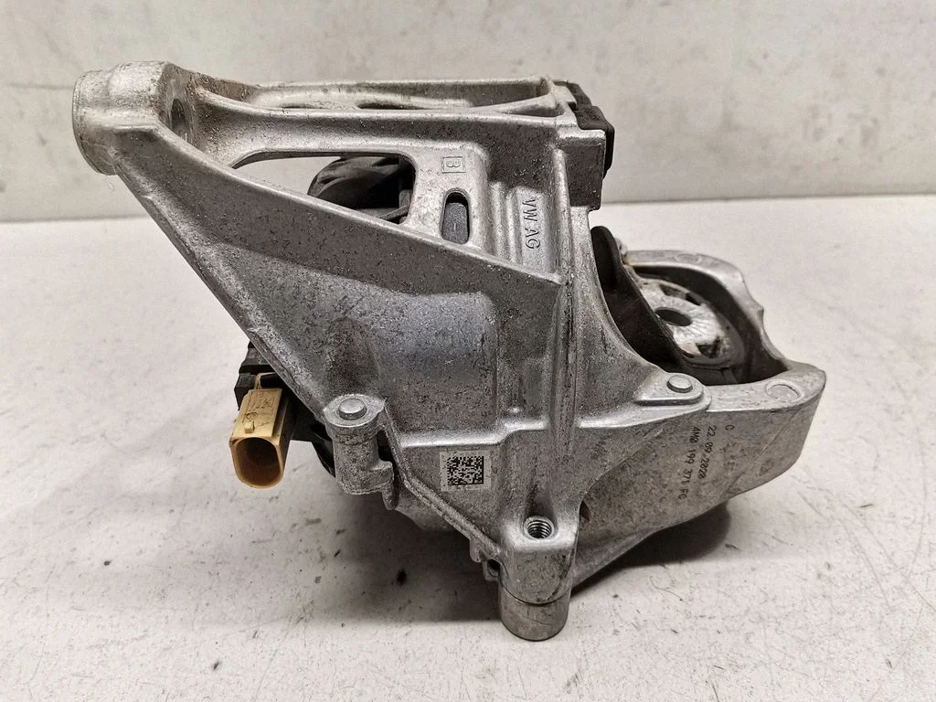 Engine mount bracket – Audi A4 S4 B9 (2015-2019)