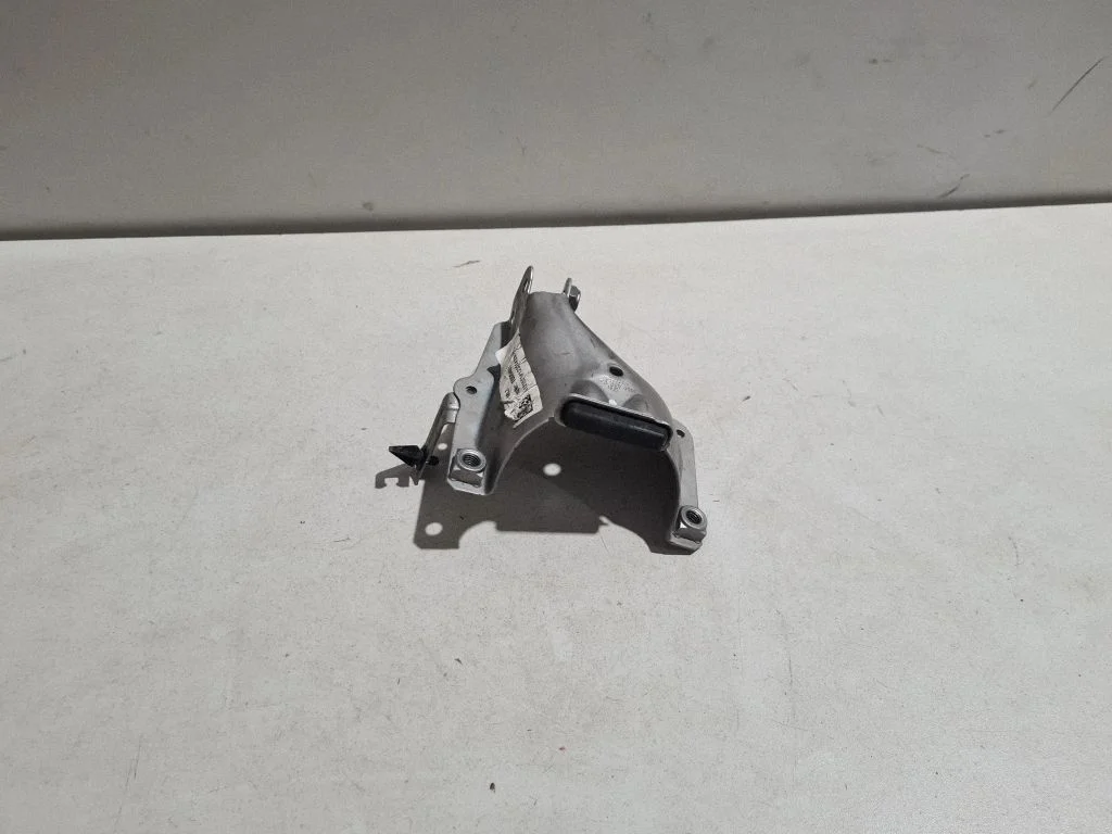 Engine mount bracket 8K0399059F