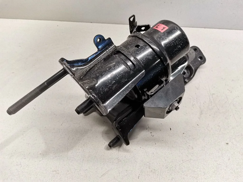 Engine mount bracket – Lexus RX 450H (2016-)