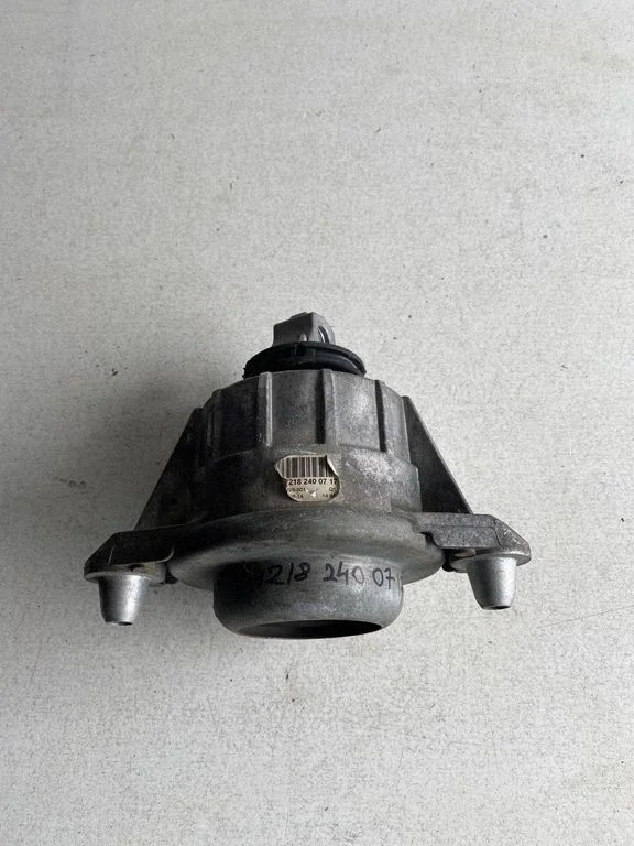 Engine mount bracket A2182400817