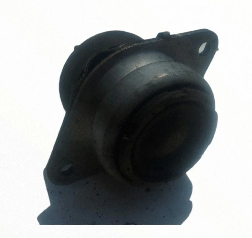 Engine mount bracket
