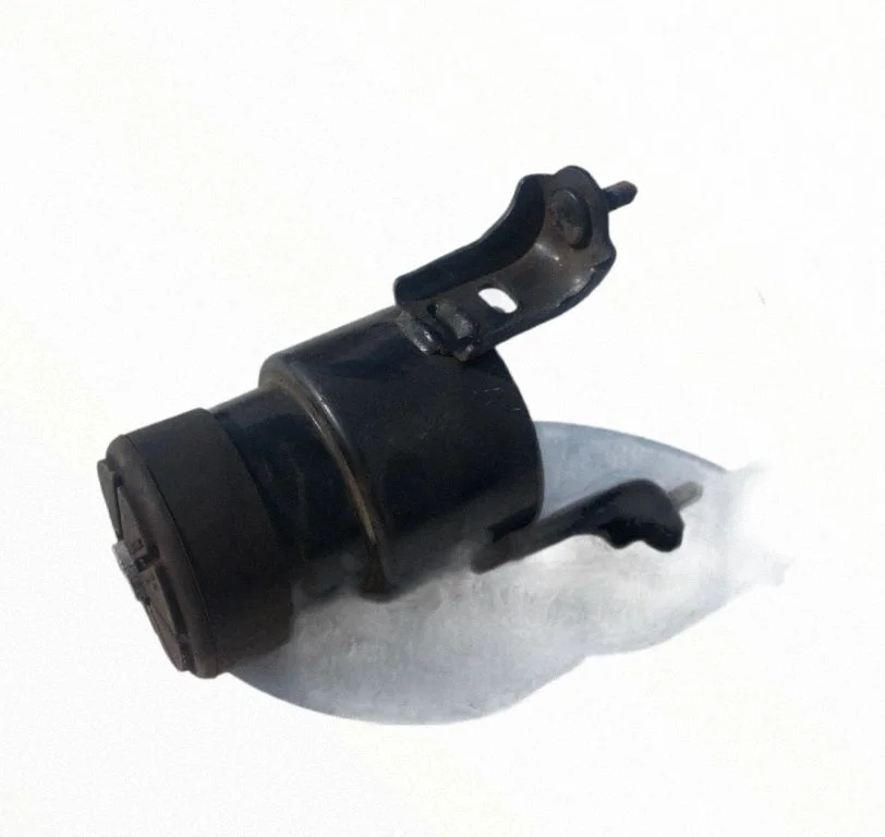 Engine mount bracket