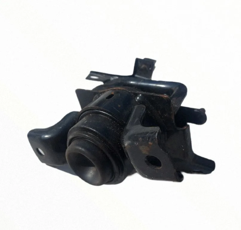 Engine mount bracket