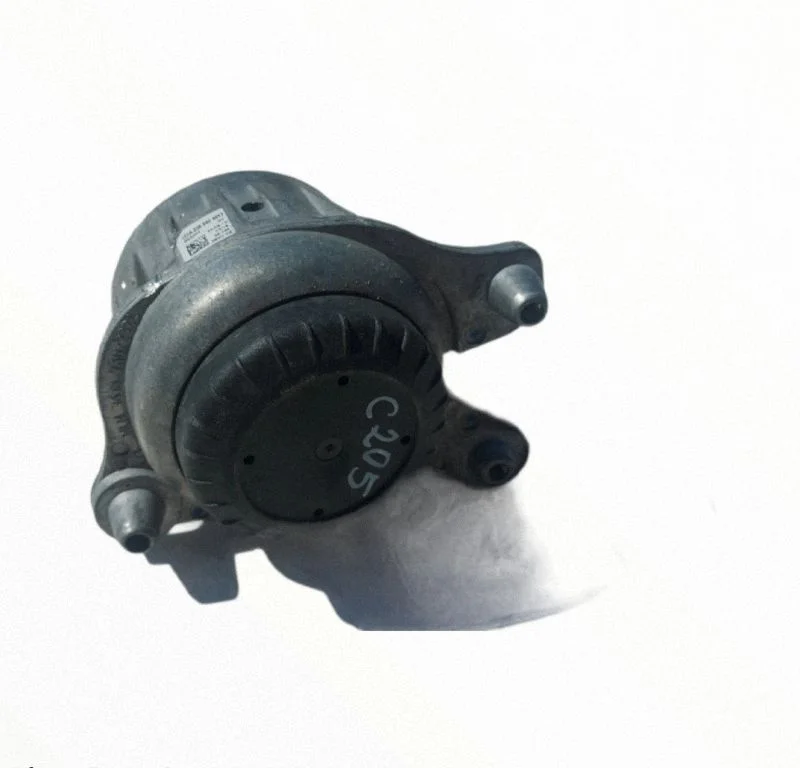Engine mount bracket A2052406617