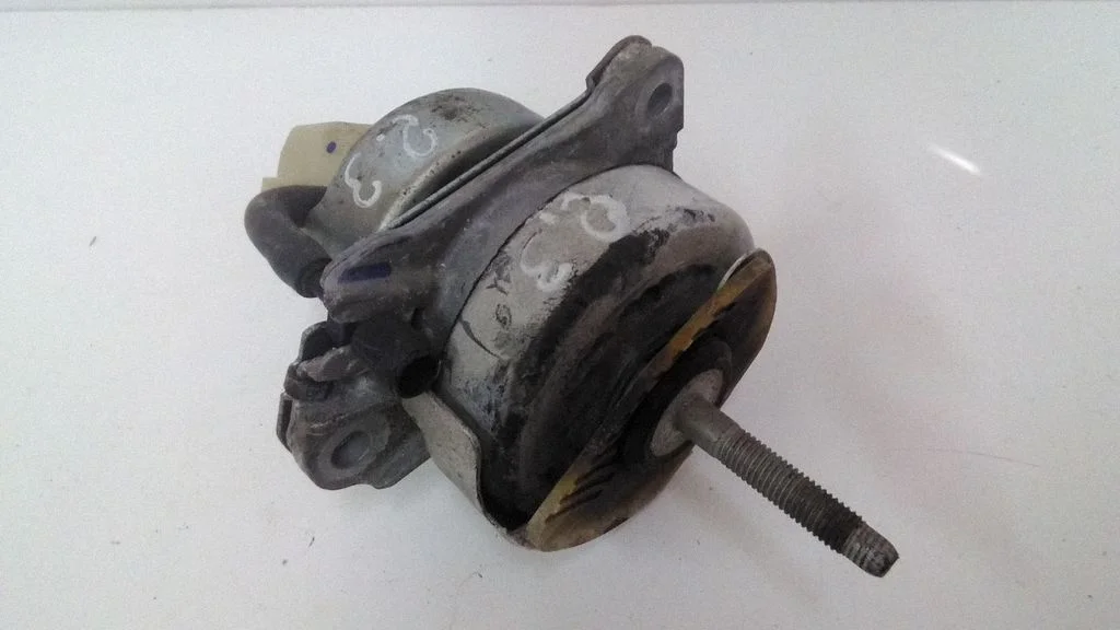 Engine mount bracket FR3C6038AE