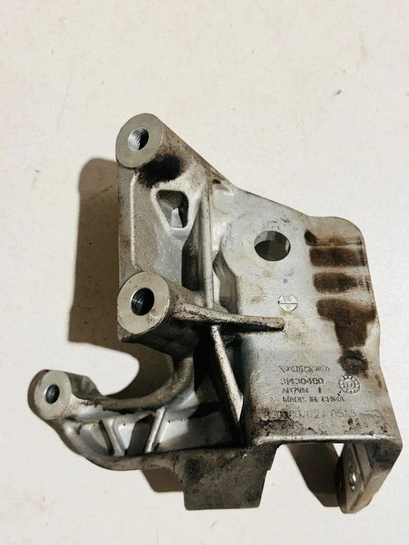 Dzinēja stiprinājuma kronšteins 31430490