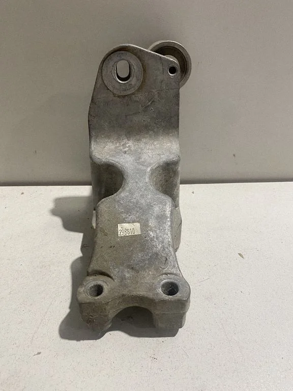 Mootori kinnituskronstein – Ford Mustang VI (2015-)