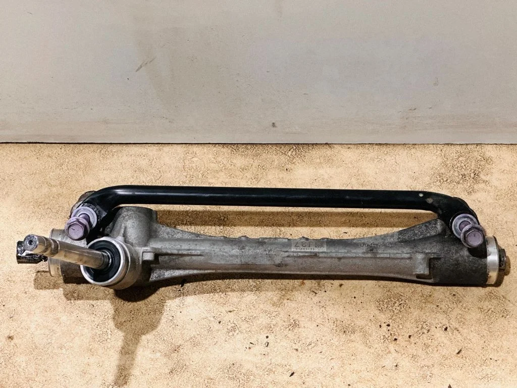 Steering rack 1216B477