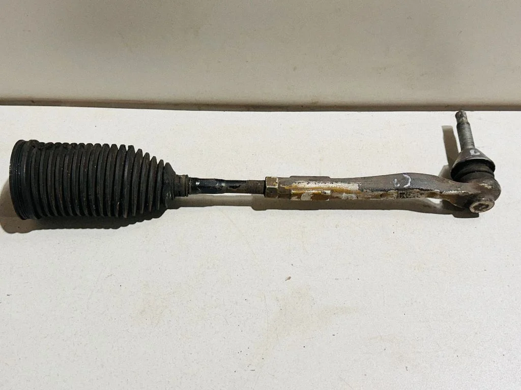 Steering tie rod – right