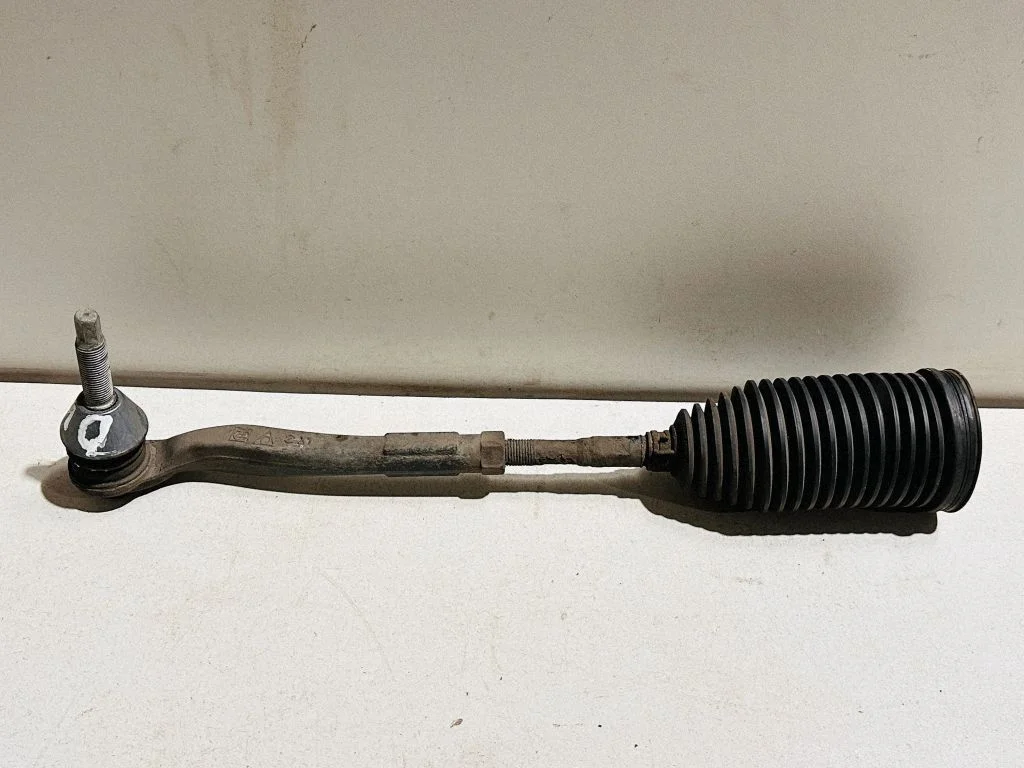 Steering tie rod – right