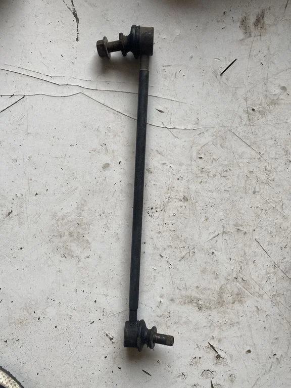 Eesmise stabilisaatori varras (link) – Lexus NX (2014-2021)