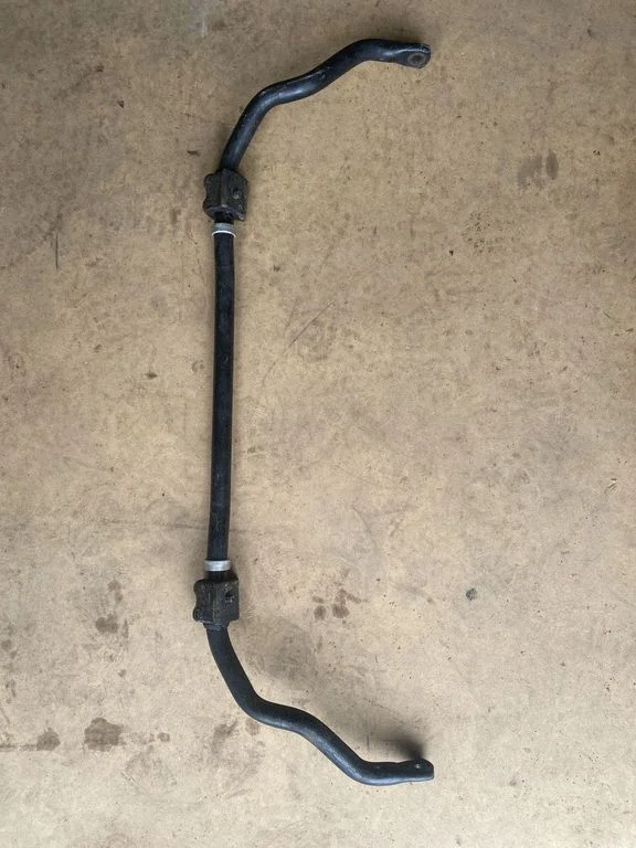 Eesmine stabilisaator (kaldevarras) – Lexus NX (2014-2021)