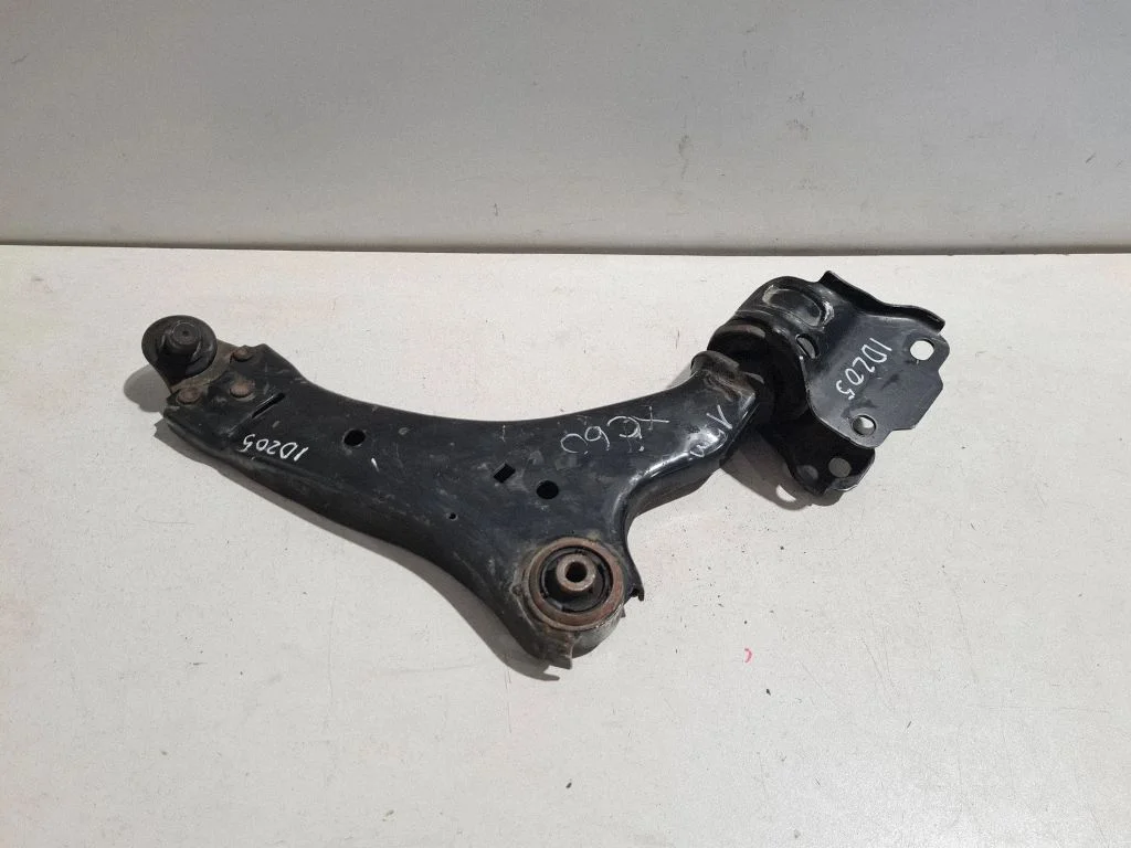 Front lower control arm/wishbone – front right