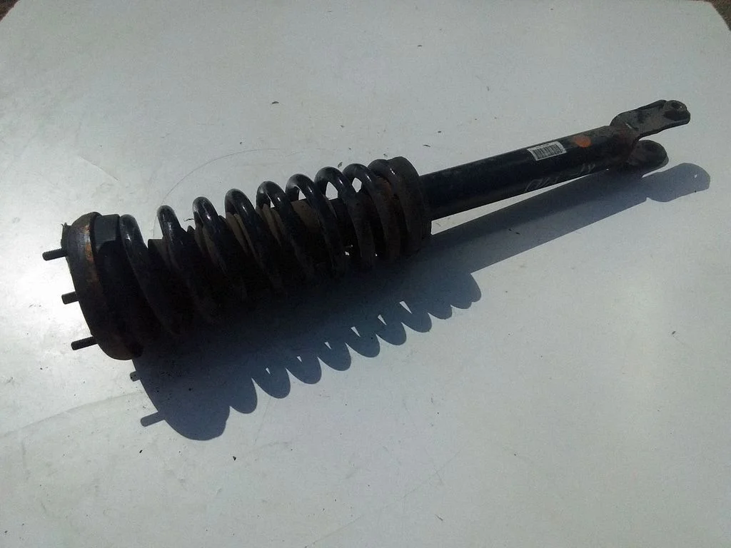 Front shock absorber/damper 8X2345BB