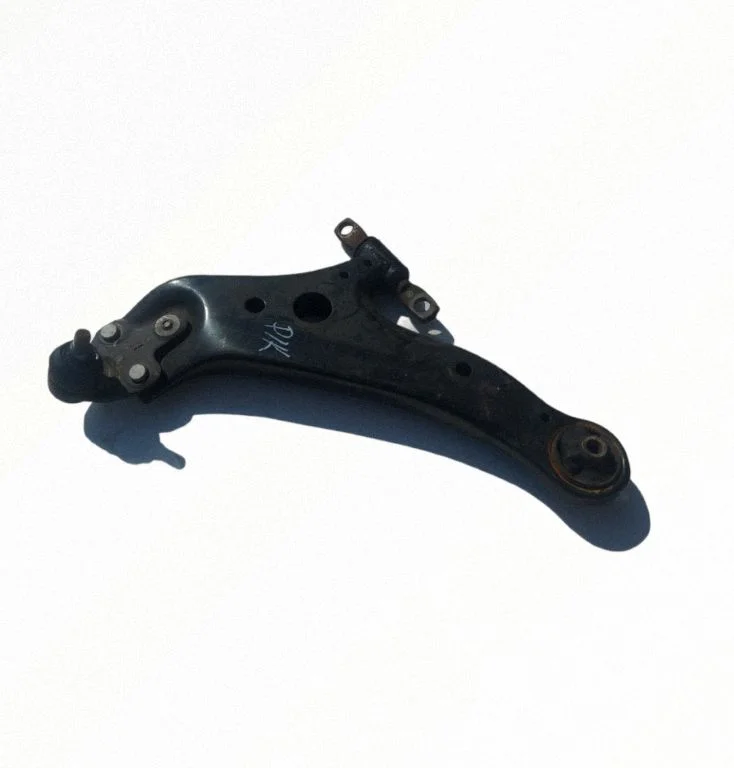 Front lower control arm/wishbone – left
