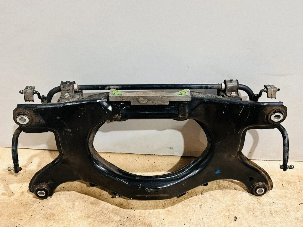 Aizmugurējais apakšrāmis – Land Rover Evoque I (2011-2018)