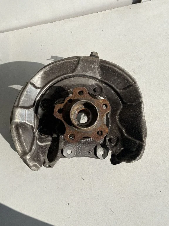 Rear wheel hub 6866337