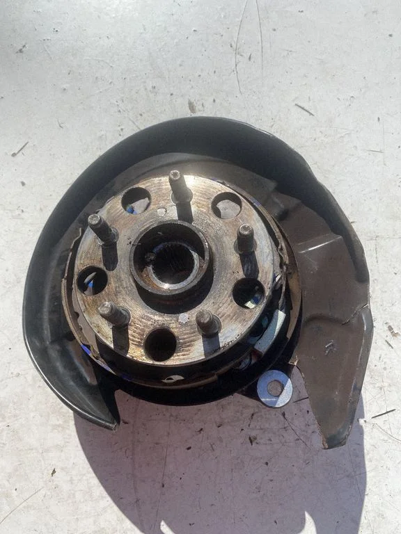 Tagumine rumm – Lexus GS 250 350 300H 450H (2013-)