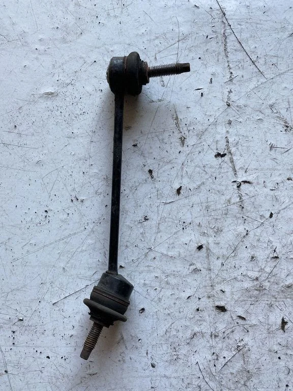 Łącznik stabilizatora tylnego – lewy tył