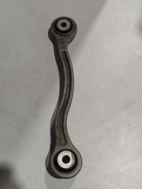 Rear control arm 20402RSA7
