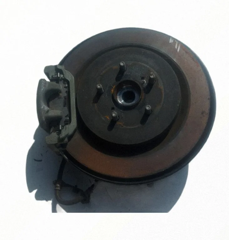 Rear wheel hub – left