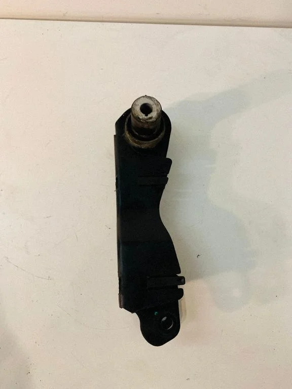 Rear control arm J9C35K832AA