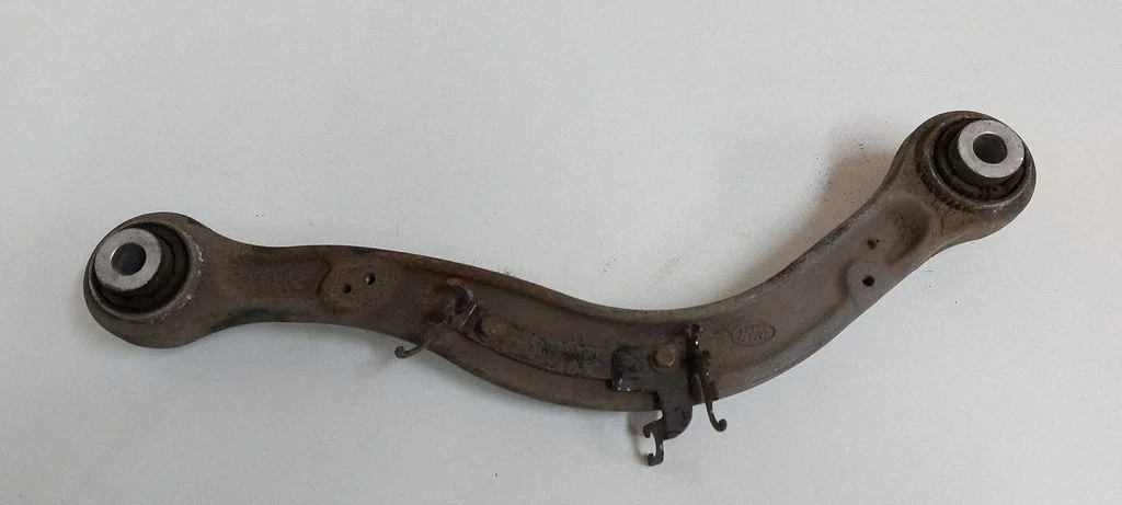 Rear control arm CPLA5501B