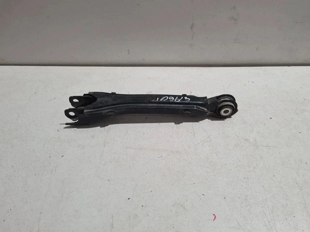 Rear upper control arm/wishbone A2043521205