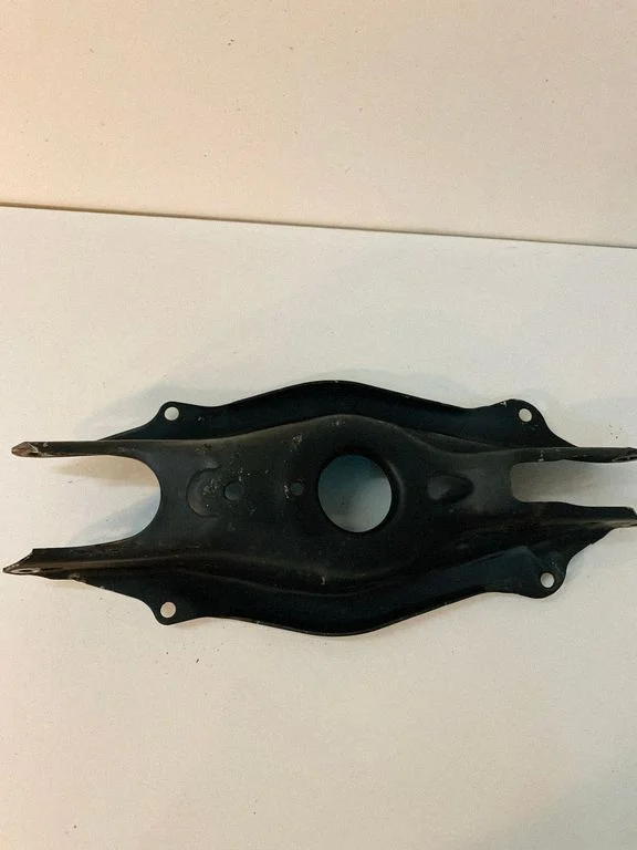 Tagumine ülemine õõtshoob A2053521900